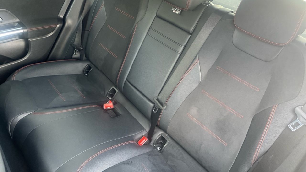 mercedes-eqa-250-amg-line-imagen-10