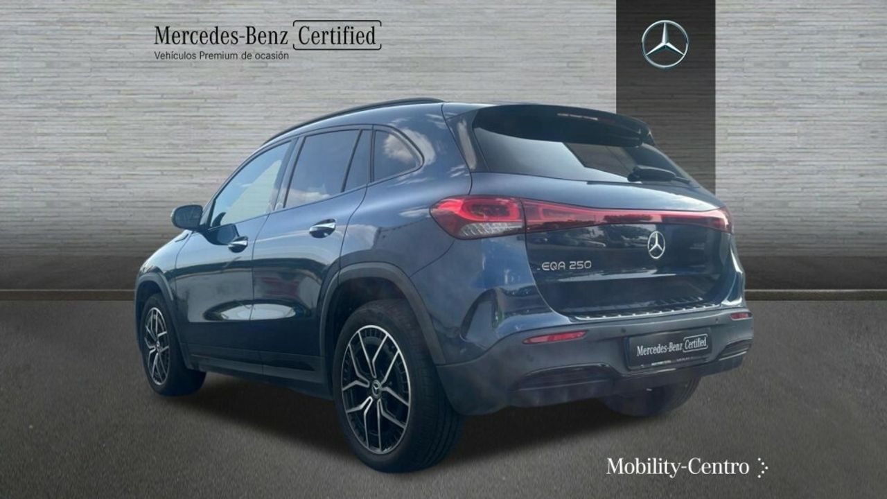 mercedes-eqa-250-amg-line-imagen-3