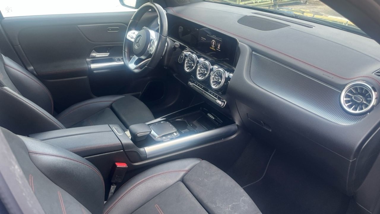 mercedes-eqa-250-amg-line-imagen-9