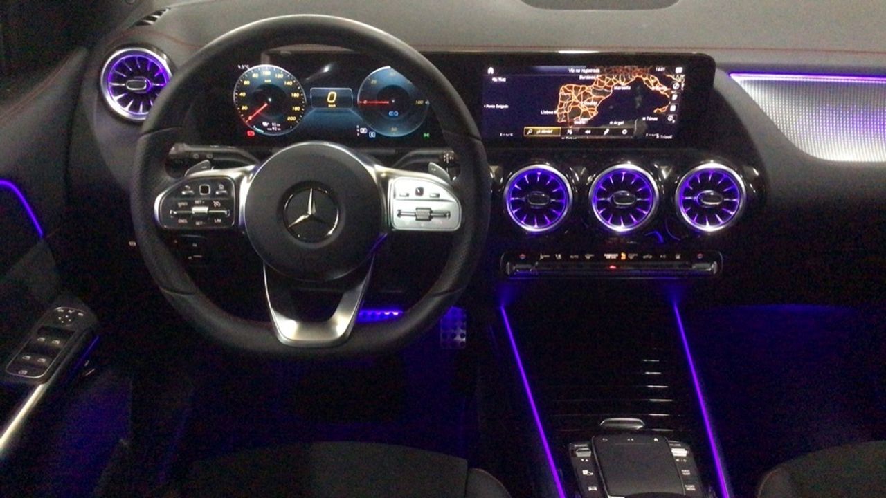 mercedes-eqa-250-amg-line-imagen-8