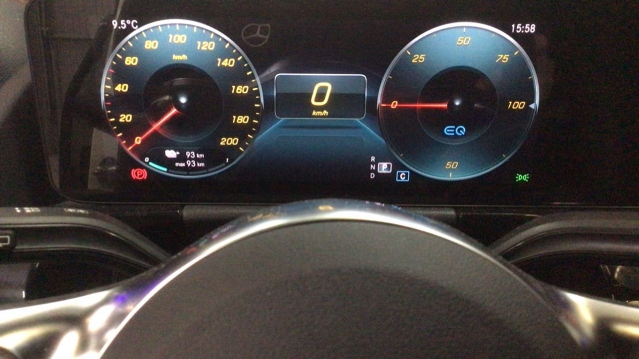 mercedes-eqa-250-amg-line-imagen-17