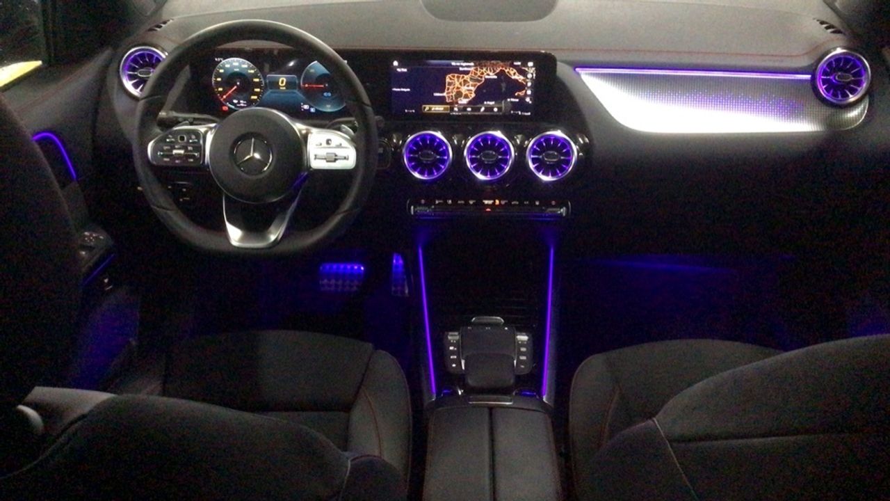 mercedes-eqa-250-amg-line-imagen-7