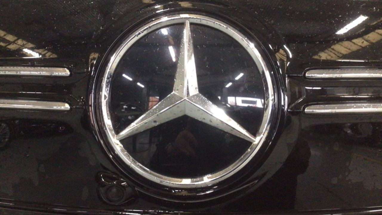 mercedes-eqa-250-amg-line-imagen-12