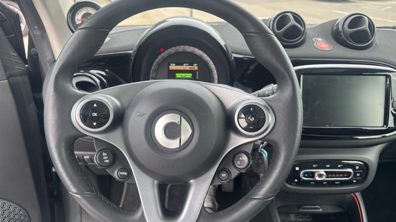 smart-fortwo-60kw81cv-eq-coupe-imagen-8