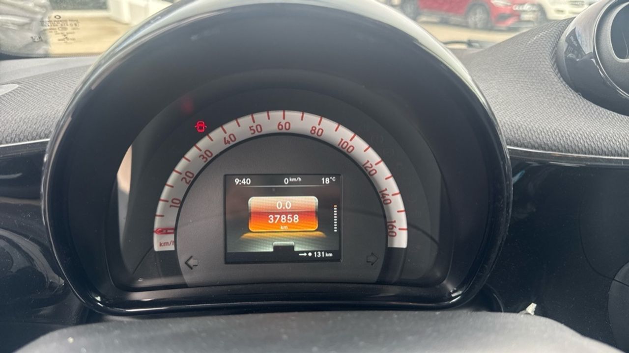 smart-fortwo-60kw81cv-eq-coupe-imagen-11