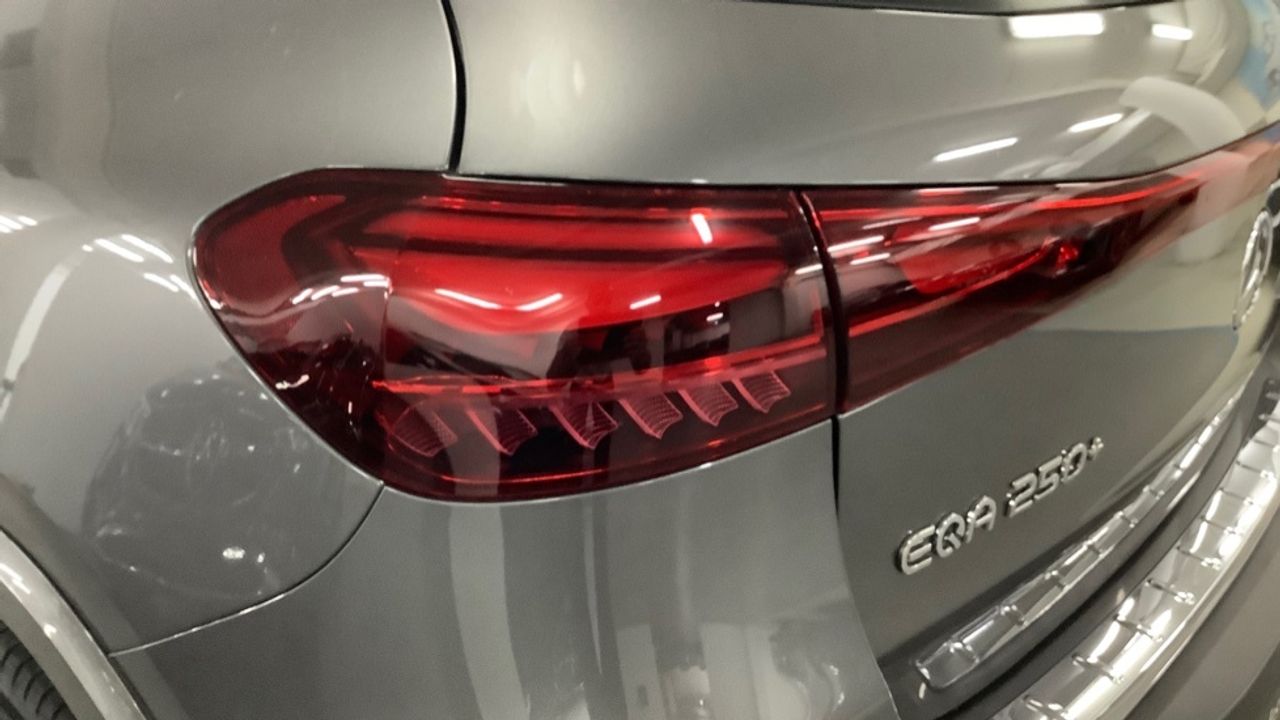 mercedes-eqa-eqa-250+-imagen-15