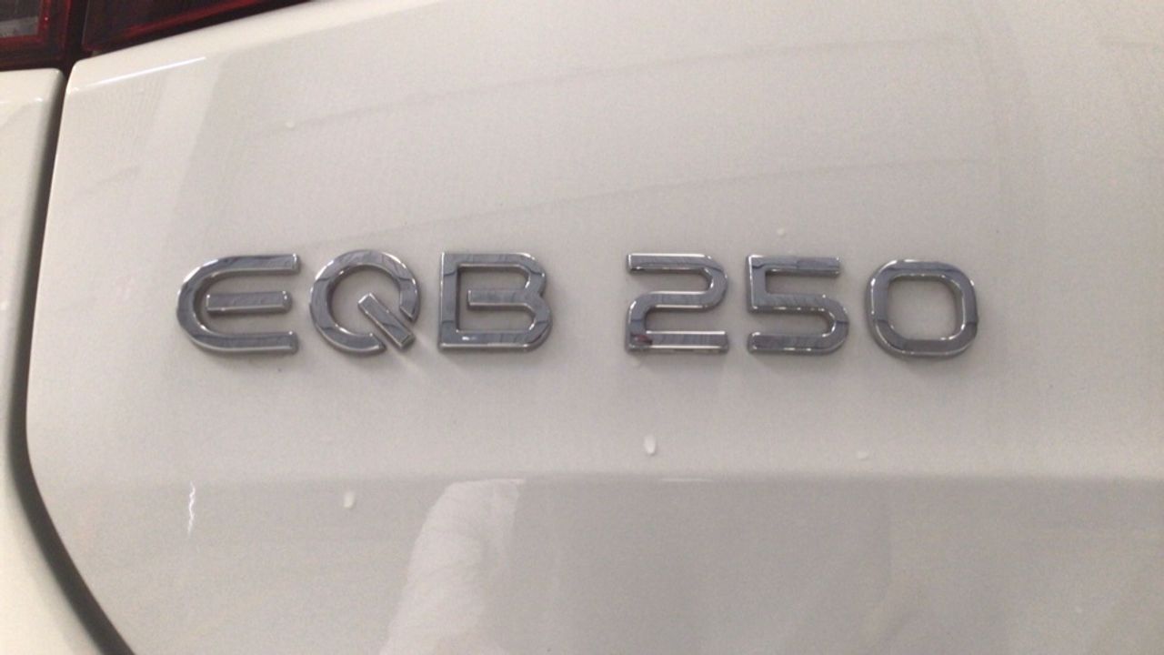 mercedes-eqb-eqb-250-imagen-11