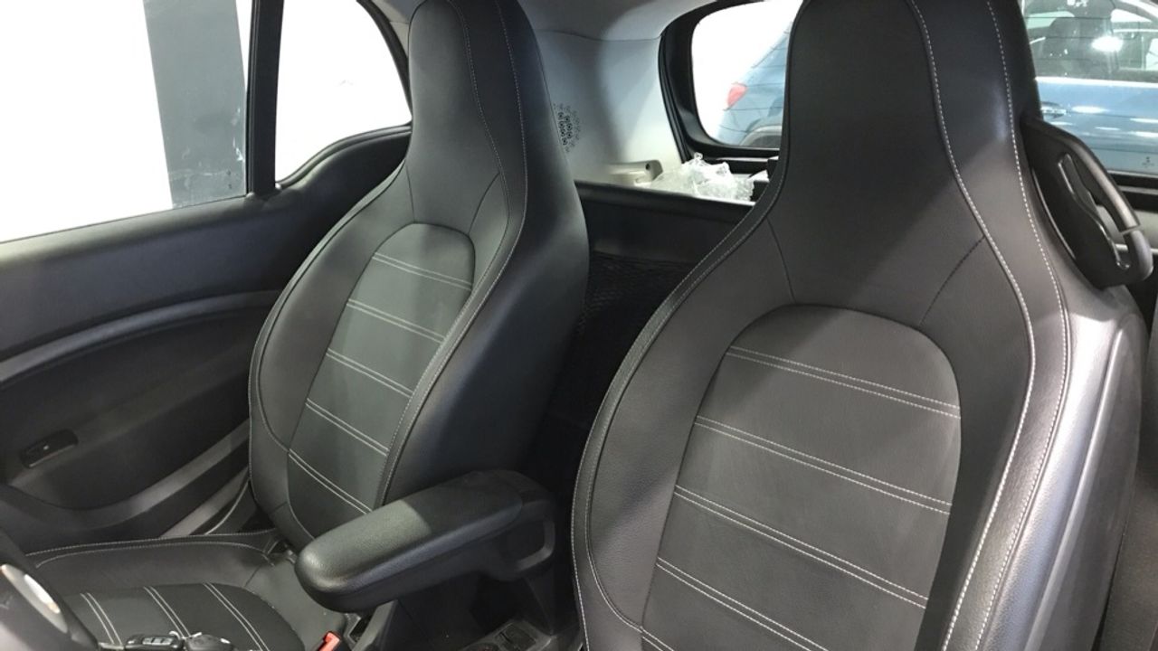 smart-fortwo-60kw81cv-eq-coupe-imagen-10