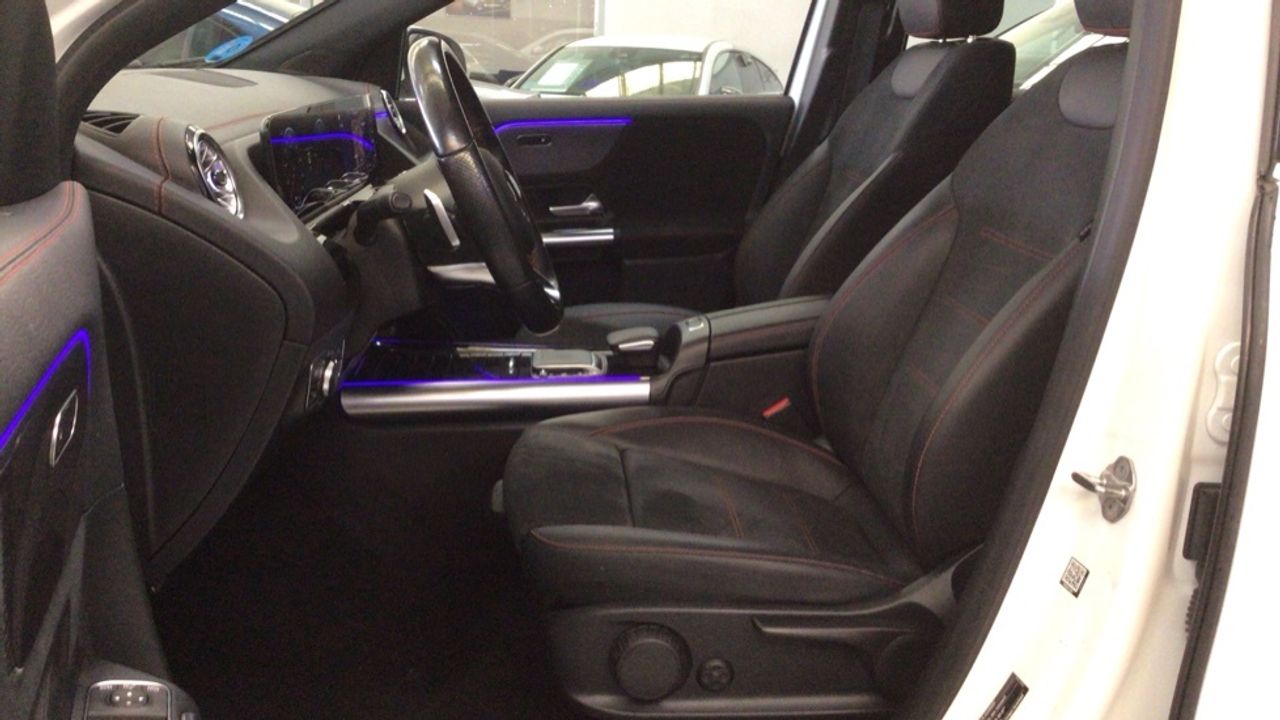 mercedes-eqa-250-amg-line-imagen-6