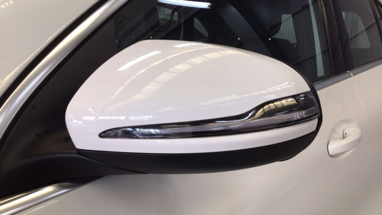 mercedes-eqa-250-amg-line-imagen-14