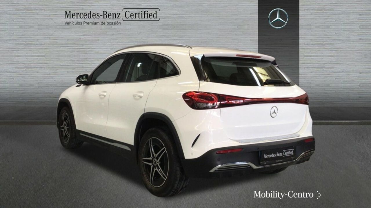 mercedes-eqa-250-amg-line-imagen-3