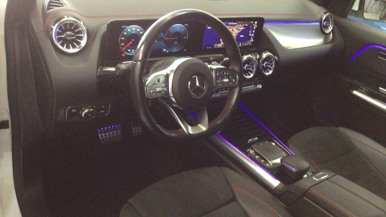 mercedes-eqa-250-amg-line-imagen-5
