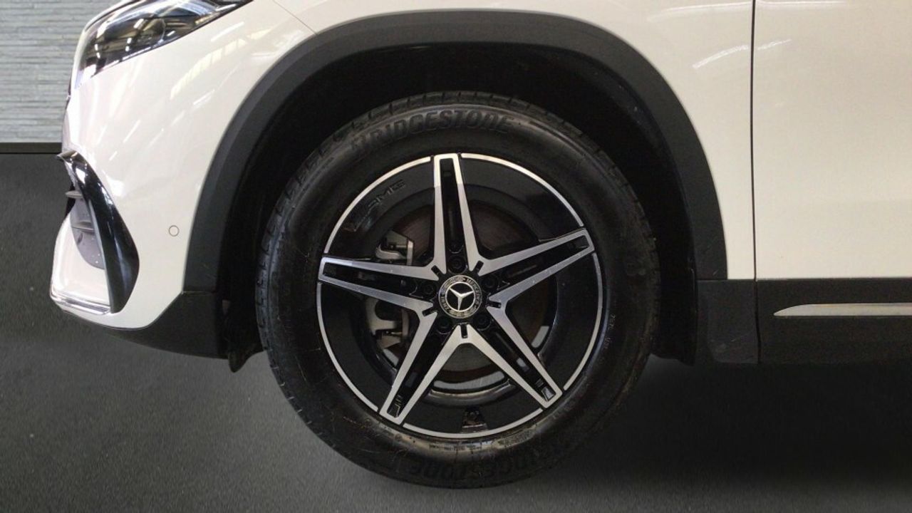 mercedes-eqa-250-amg-line-imagen-4