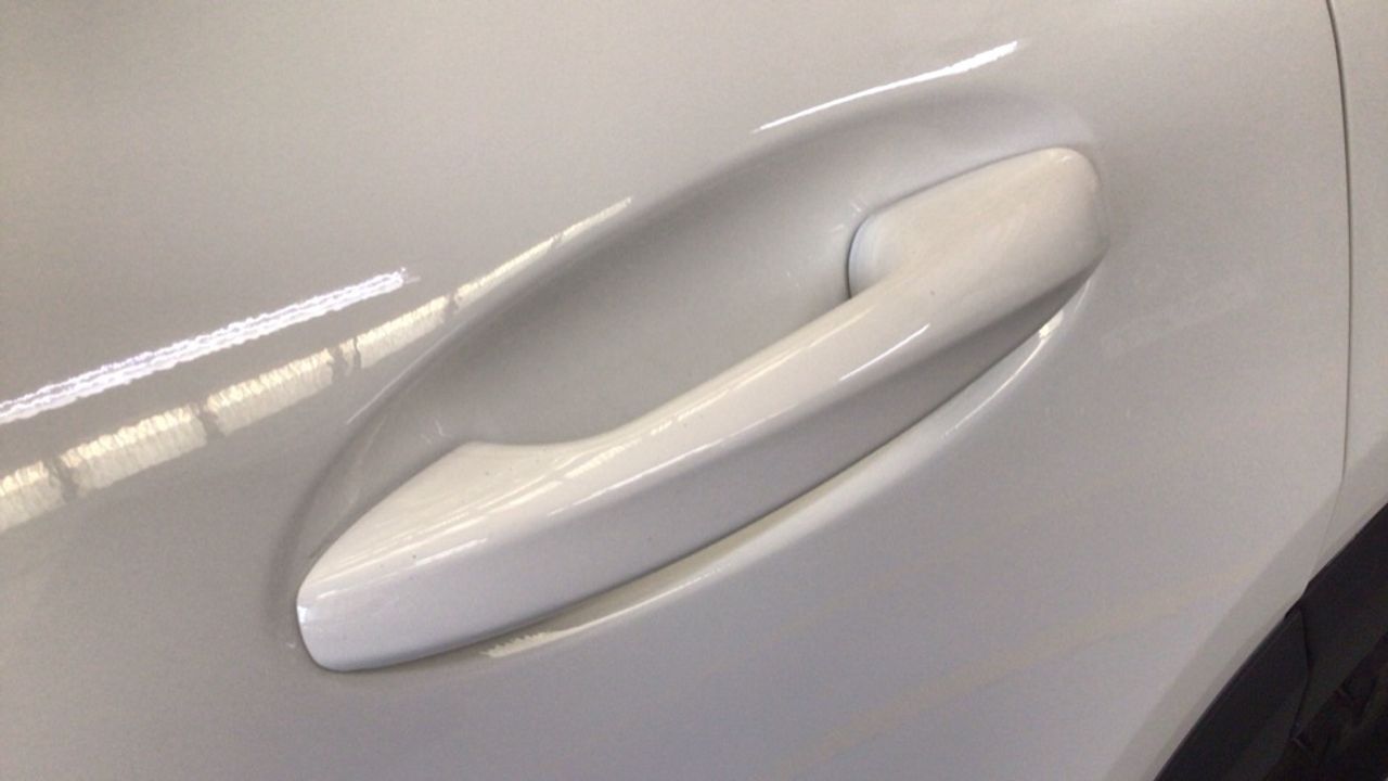 mercedes-eqa-250-amg-line-imagen-15