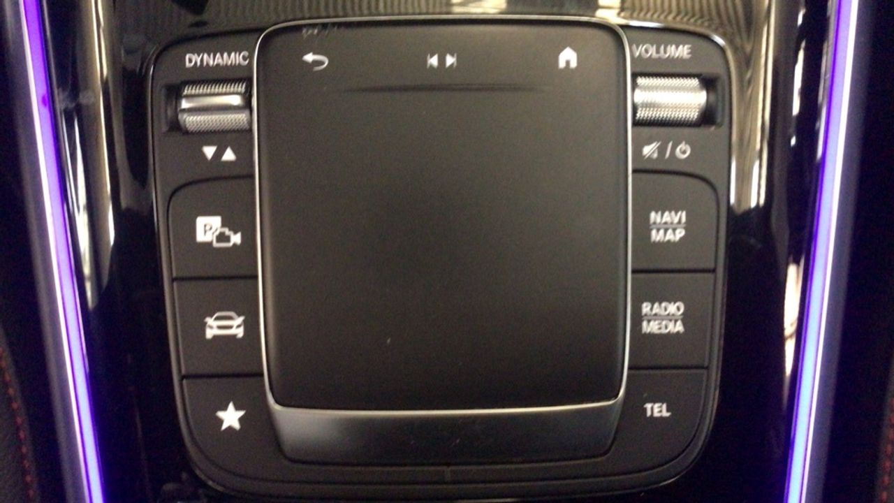 mercedes-eqa-250-amg-line-imagen-18