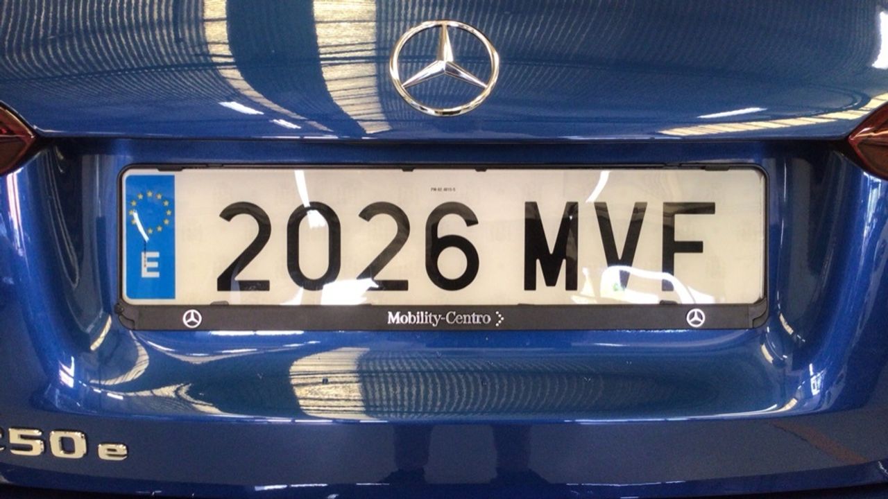 mercedes-benz-clase-a-250-e-compacto-imagen-24