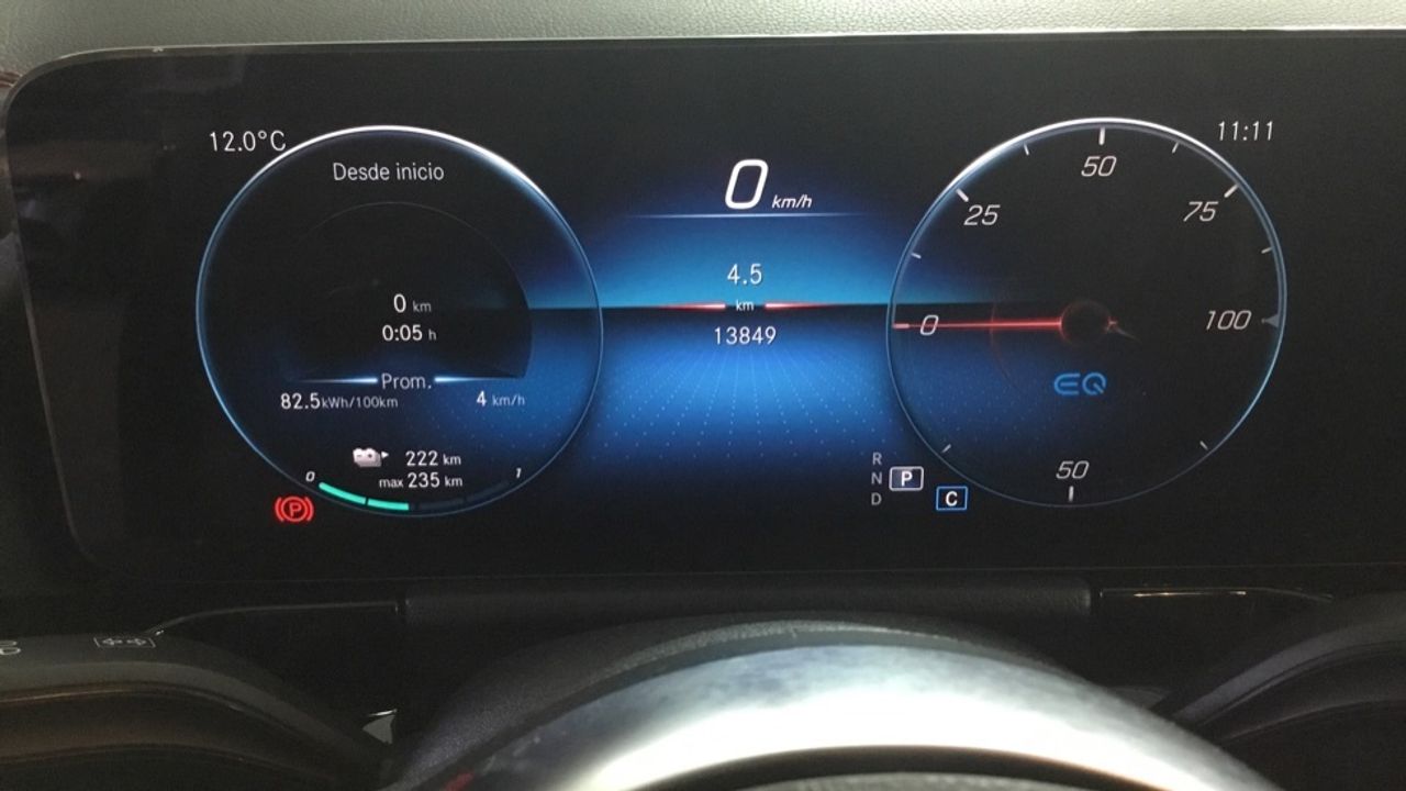 mercedes-eqa-250+-imagen-16