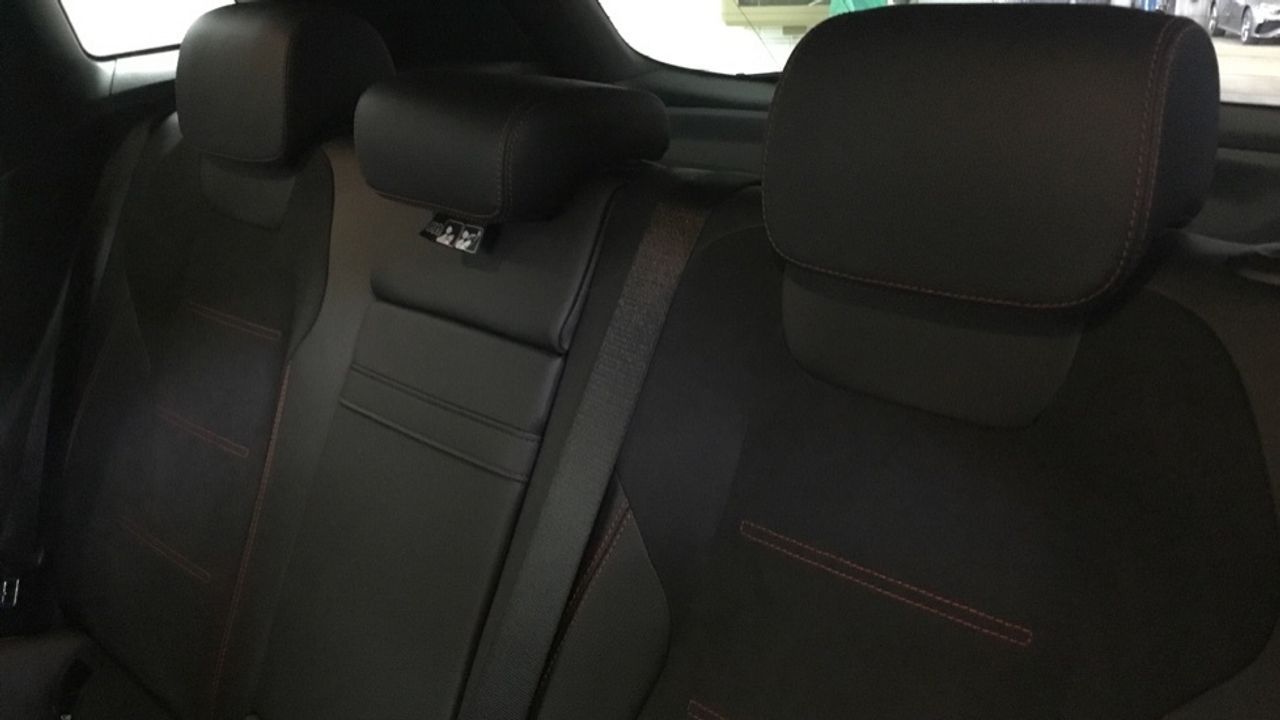 mercedes-eqa-250+-imagen-10