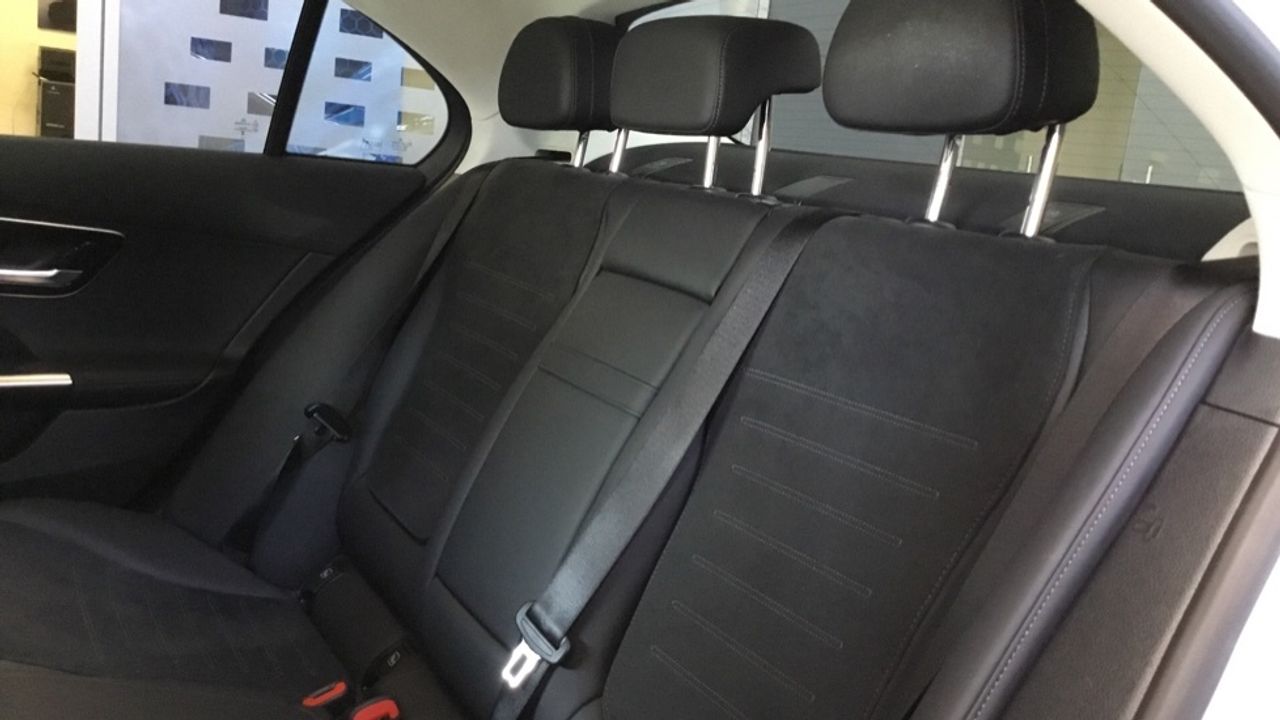 mercedes-clase-c-c-300-d-e-berlina-imagen-10