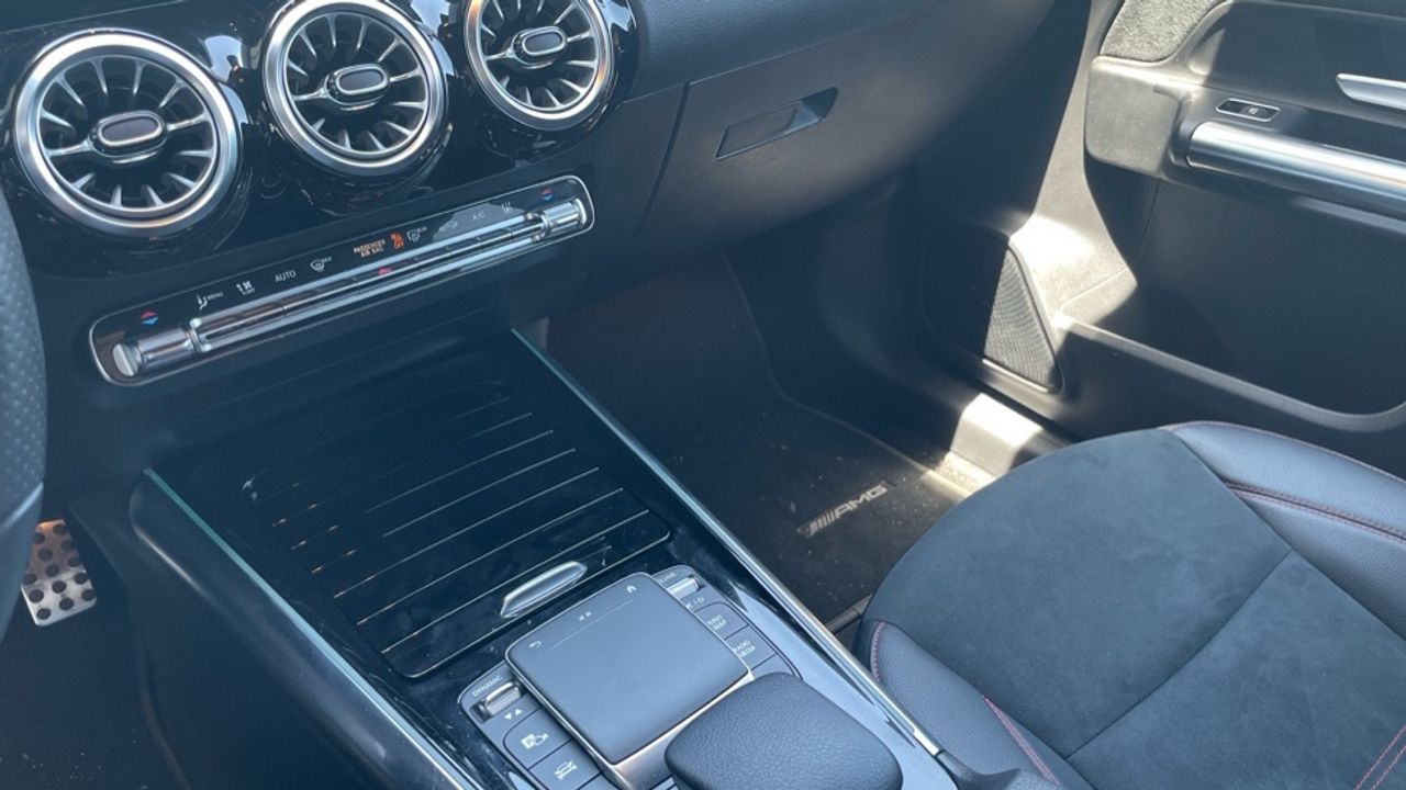 mercedes-eqa-250-amg-line-imagen-17