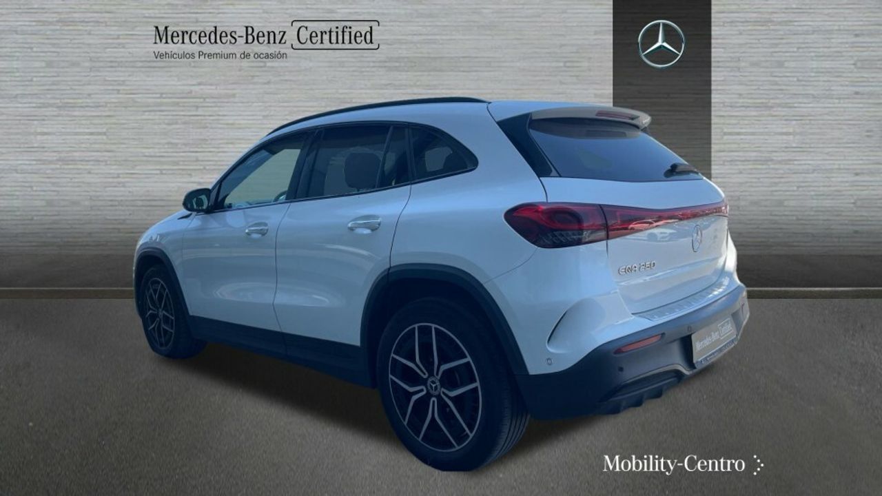 mercedes-eqa-250-amg-line-imagen-3