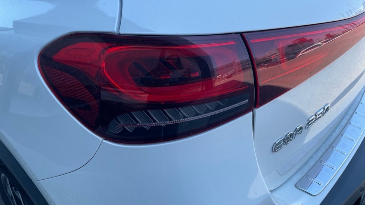 mercedes-eqa-250-amg-line-imagen-19