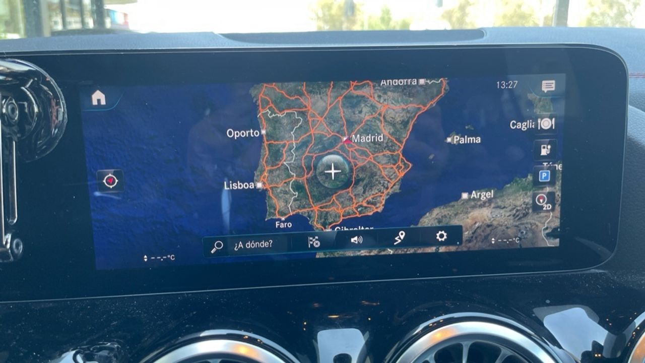 mercedes-eqa-250-amg-line-imagen-15