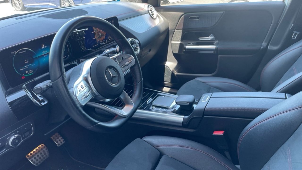 mercedes-eqa-250-amg-line-imagen-5