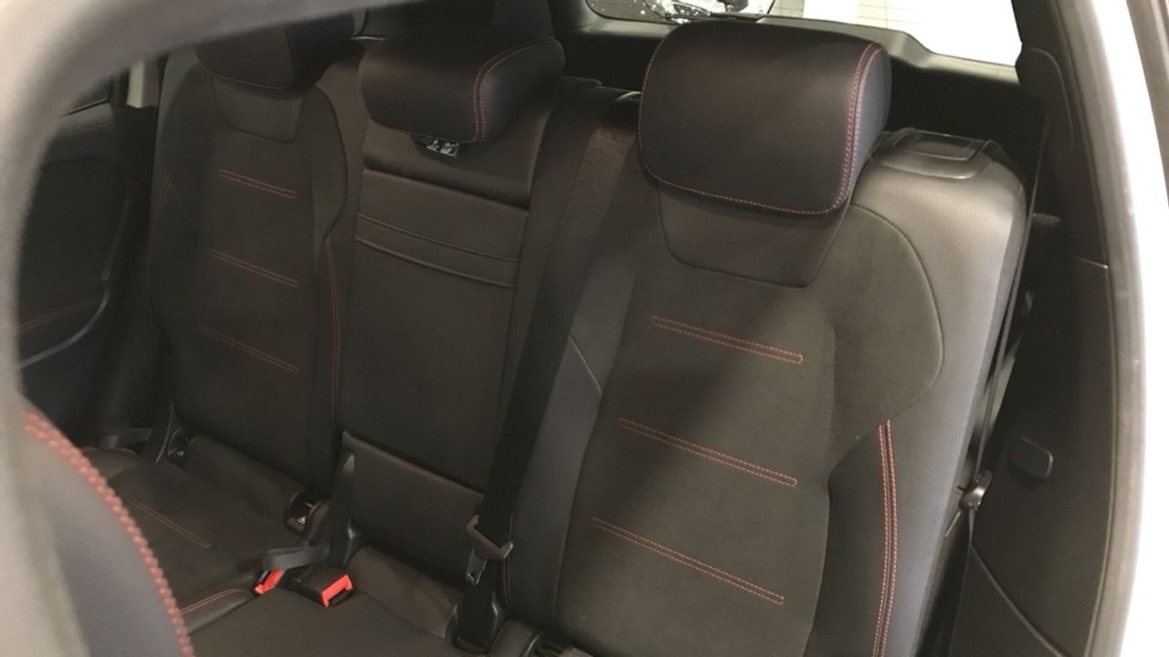 mercedes-eqb-eqb-300-4matic-imagen-10