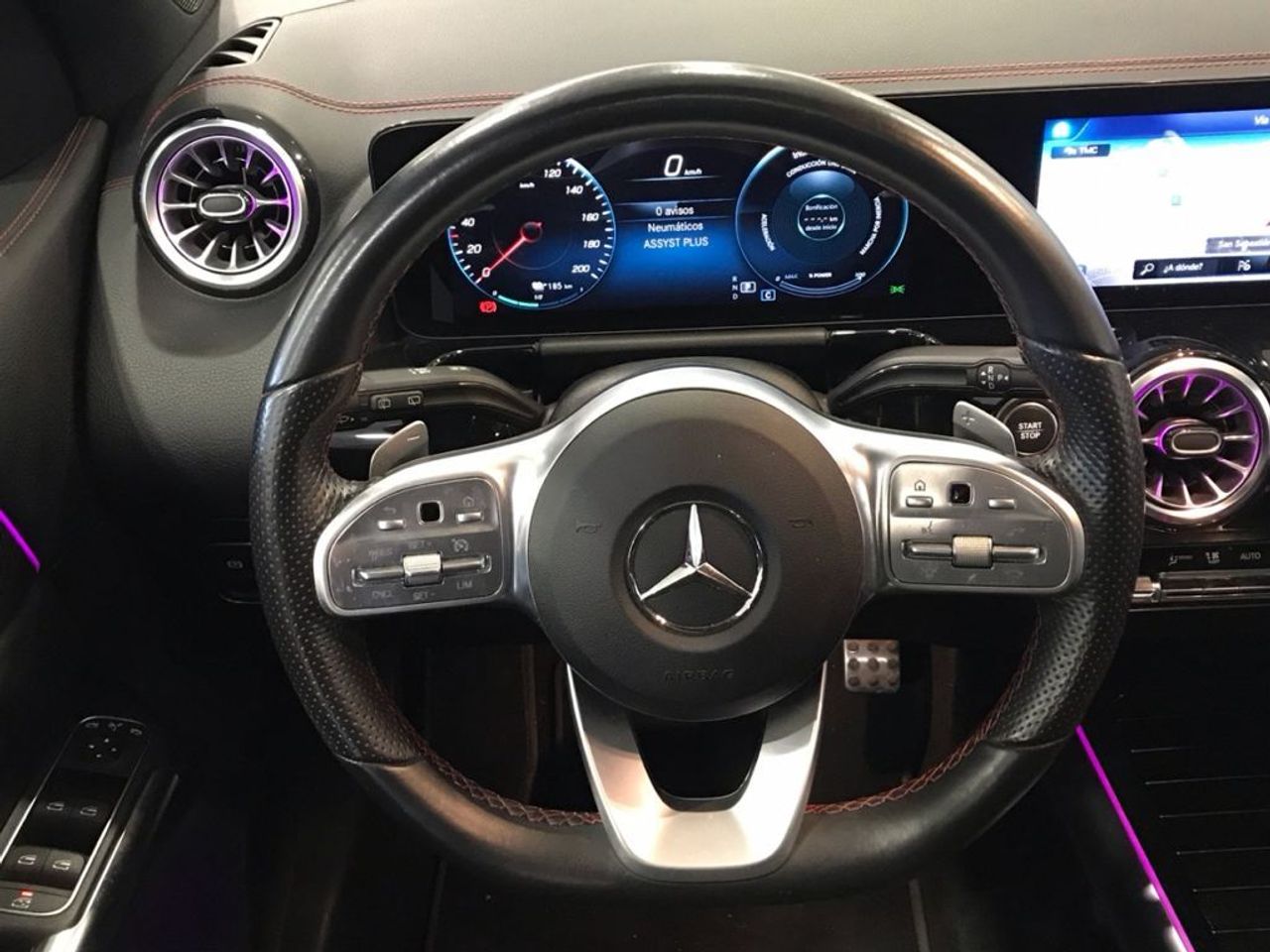 mercedes-eqa-250-amg-line-imagen-8