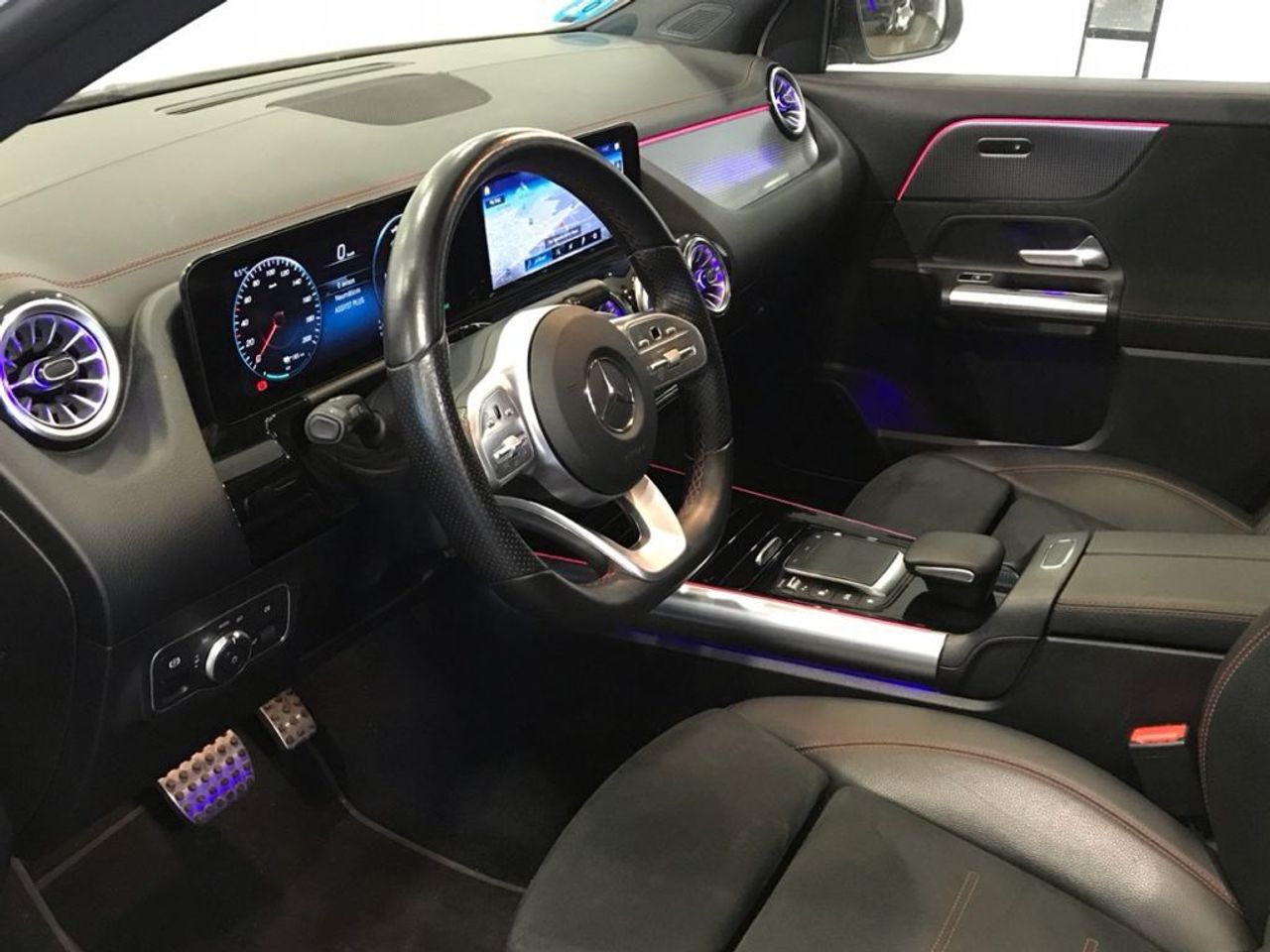 mercedes-eqa-250-amg-line-imagen-5