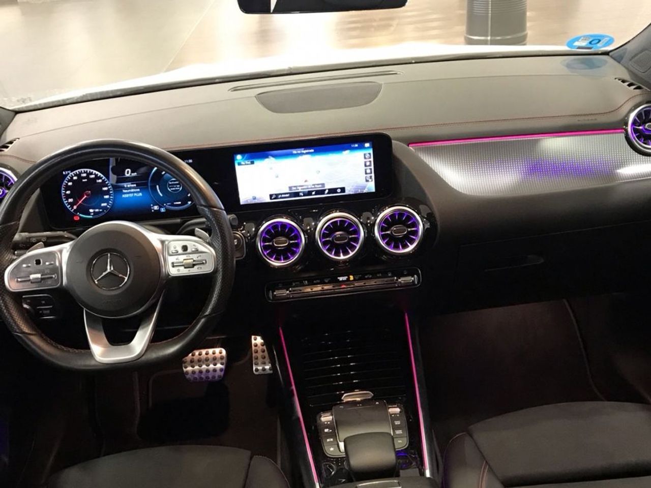 mercedes-eqa-250-amg-line-imagen-7