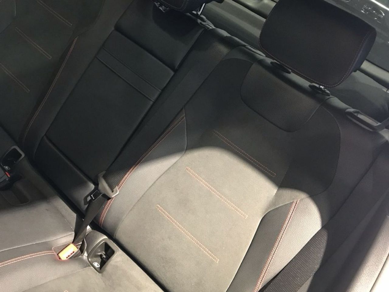 mercedes-eqa-250-amg-line-imagen-10