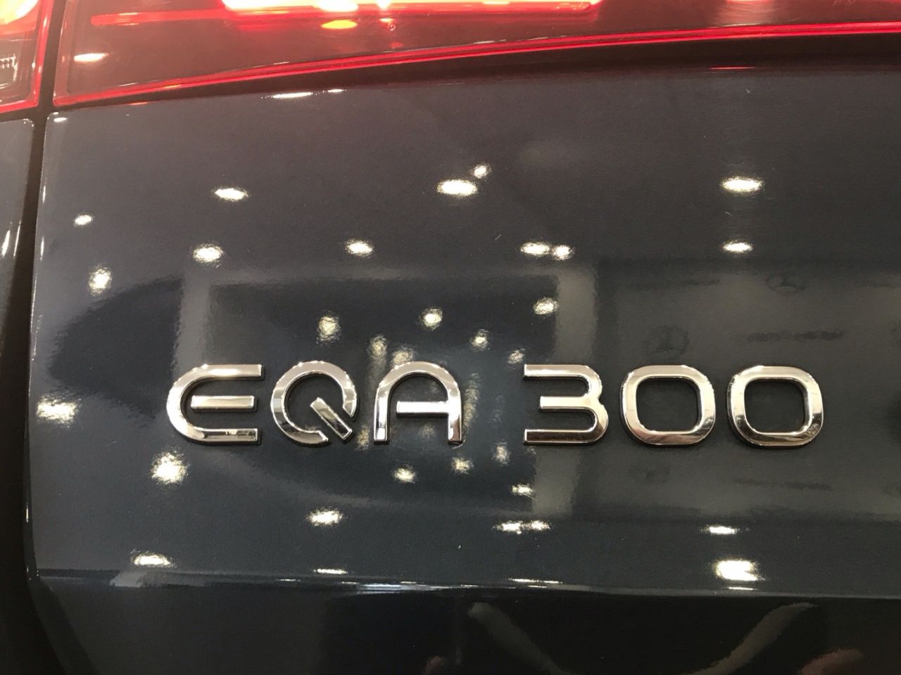mercedes-eqa-eqa-300-4matic-imagen-11