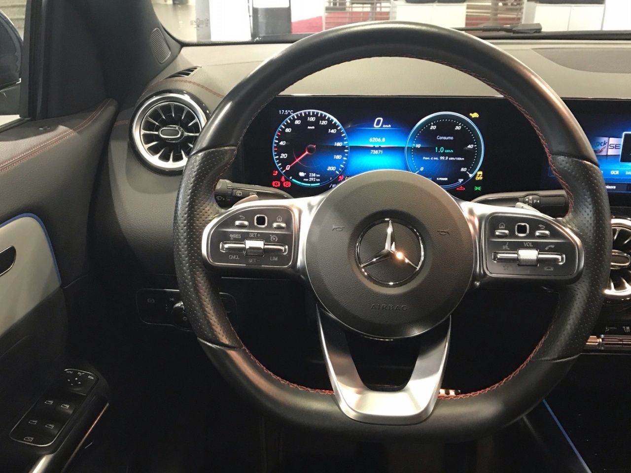 mercedes-eqa-eqa-300-4matic-imagen-8