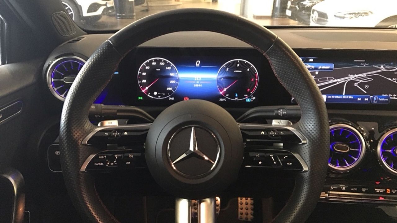 mercedes-clase-a-a-200-d-sedan-imagen-8
