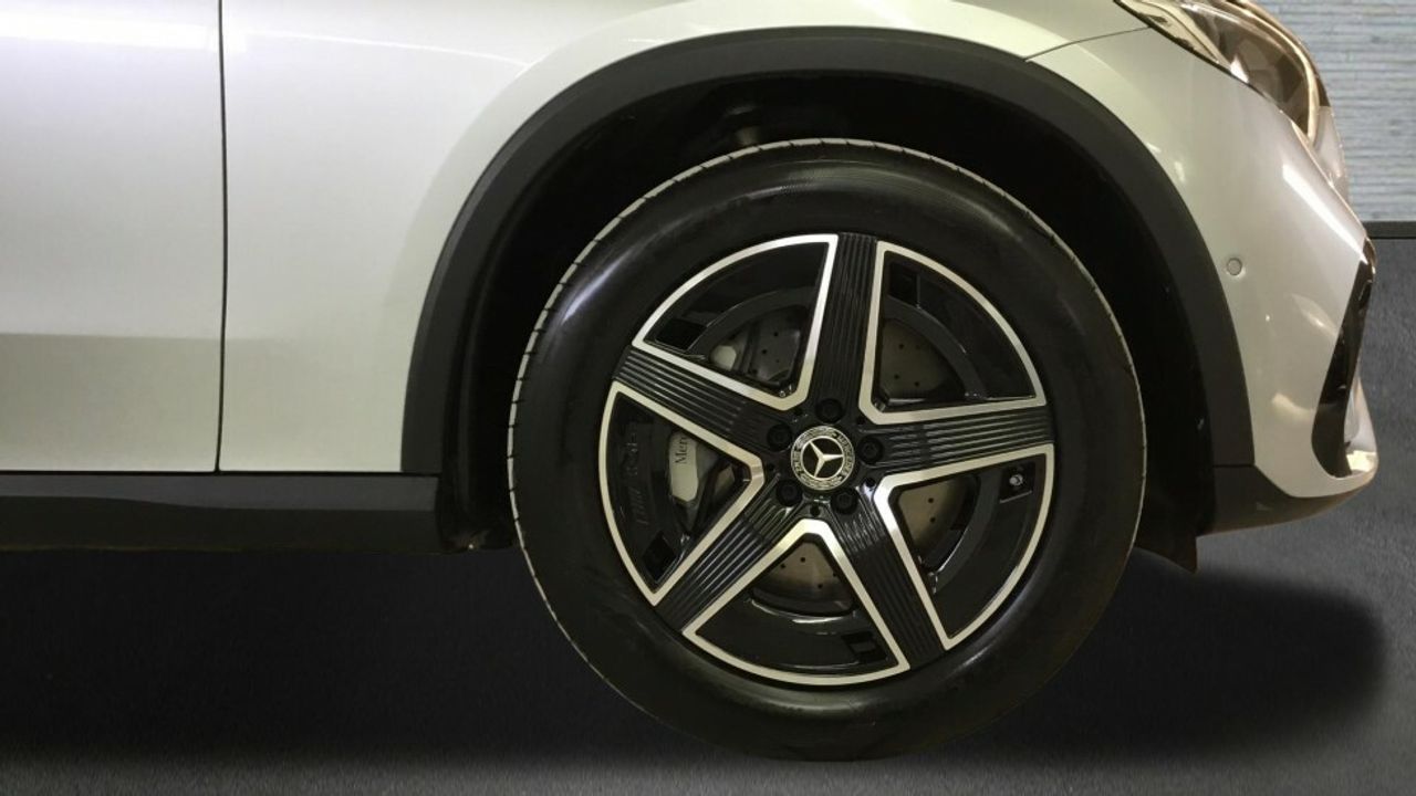 mercedes-benz-clase-glc-220-d-4matic-amg-line-imagen-4