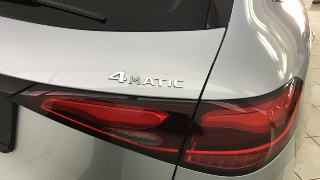mercedes-benz-clase-glc-220-d-4matic-amg-line-imagen-21