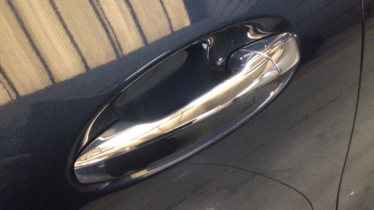 mercedes-eqa-250+-+-amg-line-imagen-17