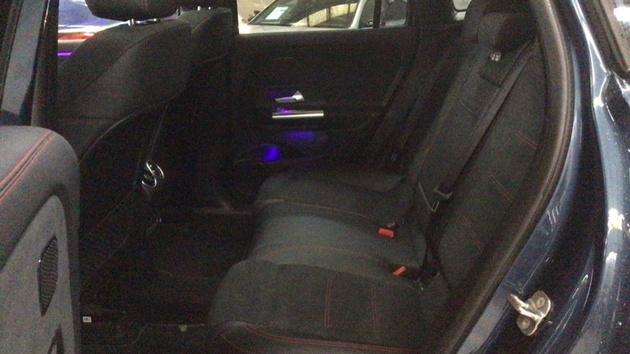 mercedes-eqa-250+-+-amg-line-imagen-10