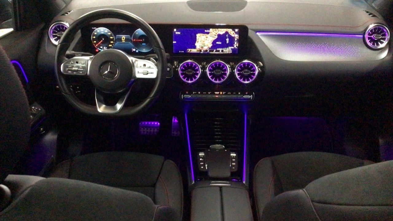mercedes-eqa-250+-+-amg-line-imagen-7