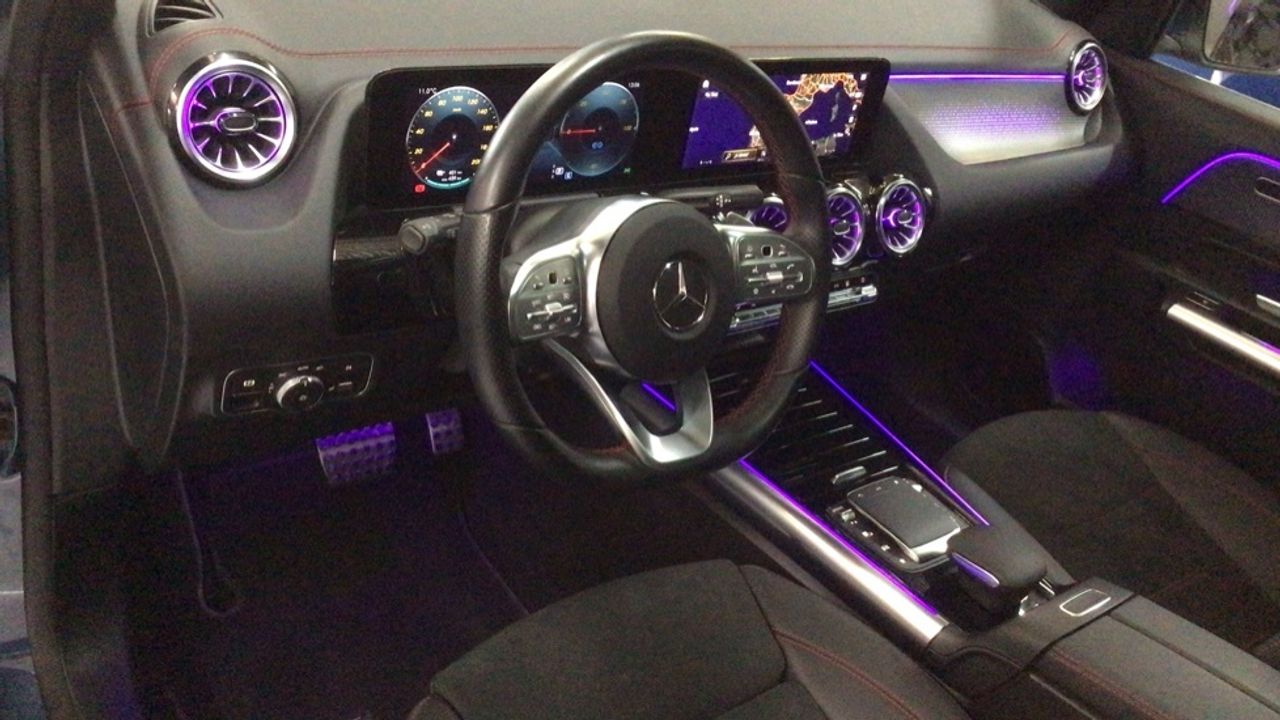 mercedes-eqa-250+-+-amg-line-imagen-5