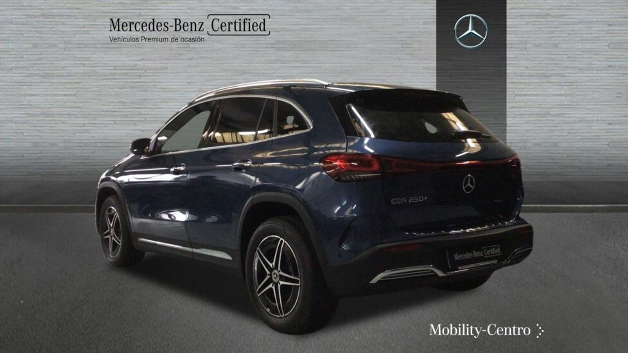 mercedes-eqa-250+-+-amg-line-imagen-3