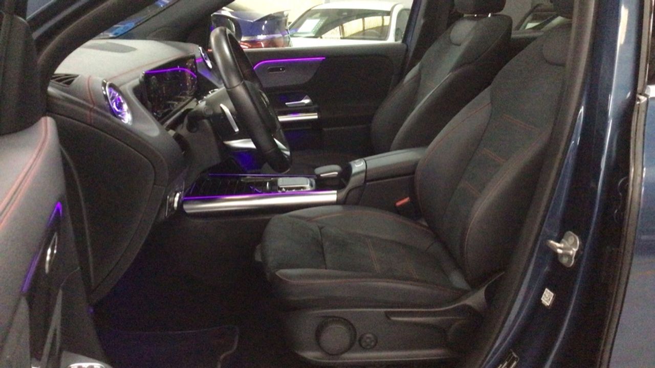 mercedes-eqa-250+-+-amg-line-imagen-6