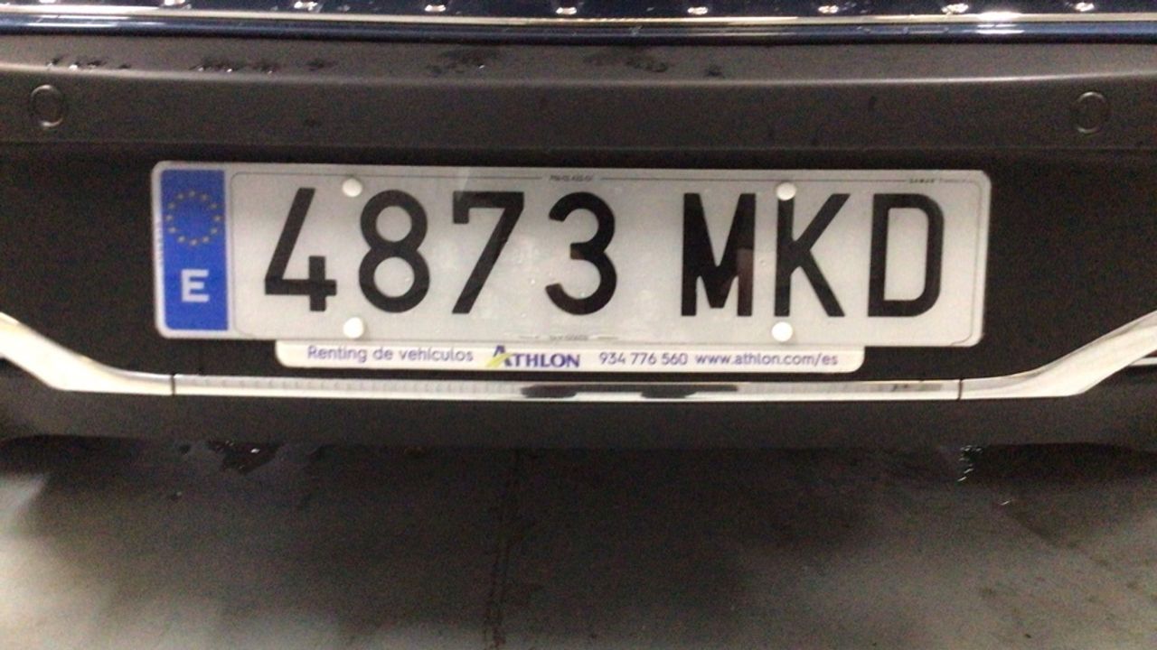 mercedes-eqa-250+-+-amg-line-imagen-28