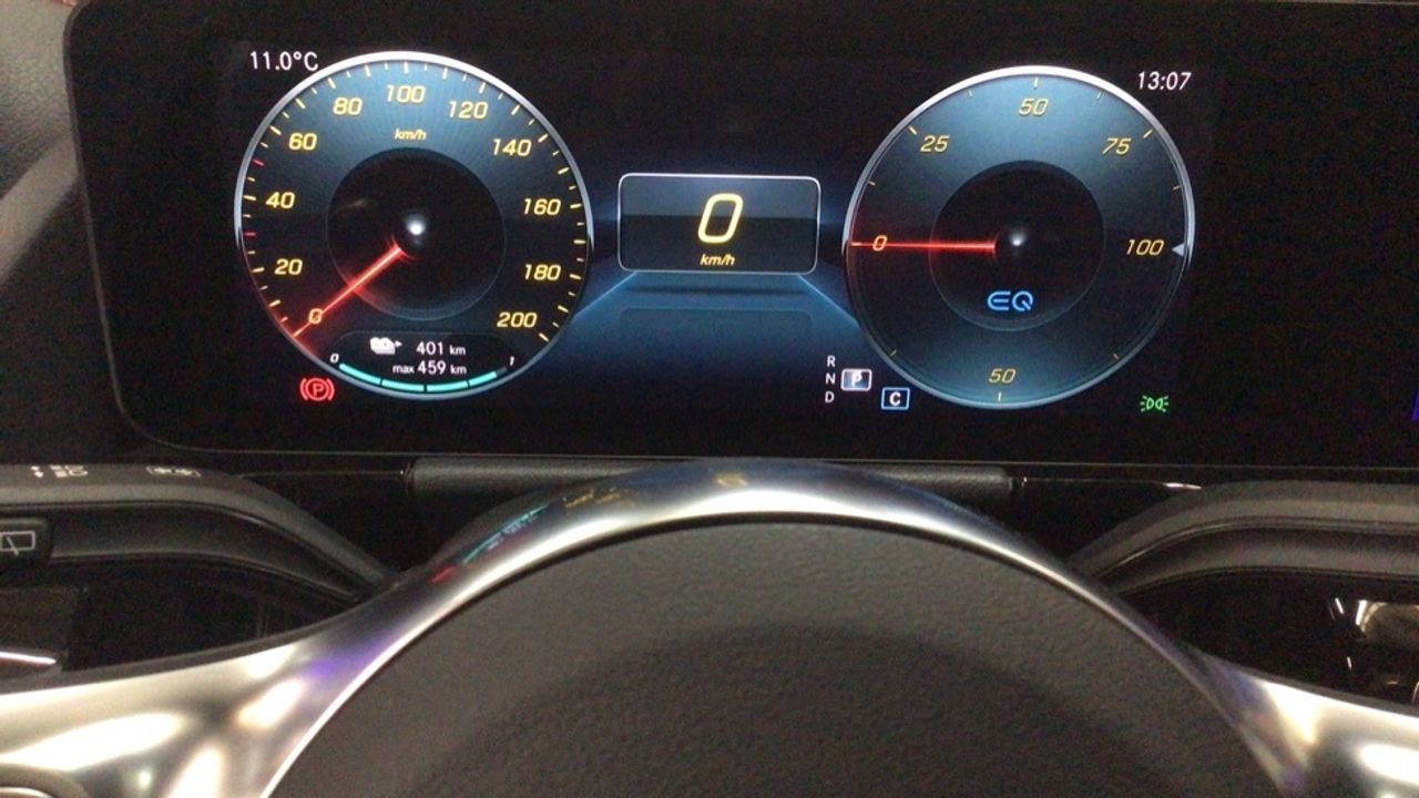 mercedes-eqa-250+-+-amg-line-imagen-19