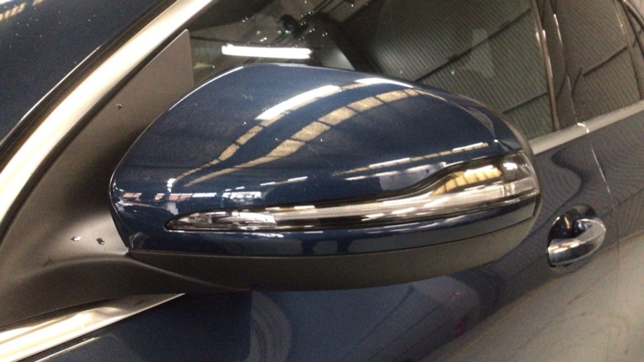 mercedes-eqa-250+-+-amg-line-imagen-16