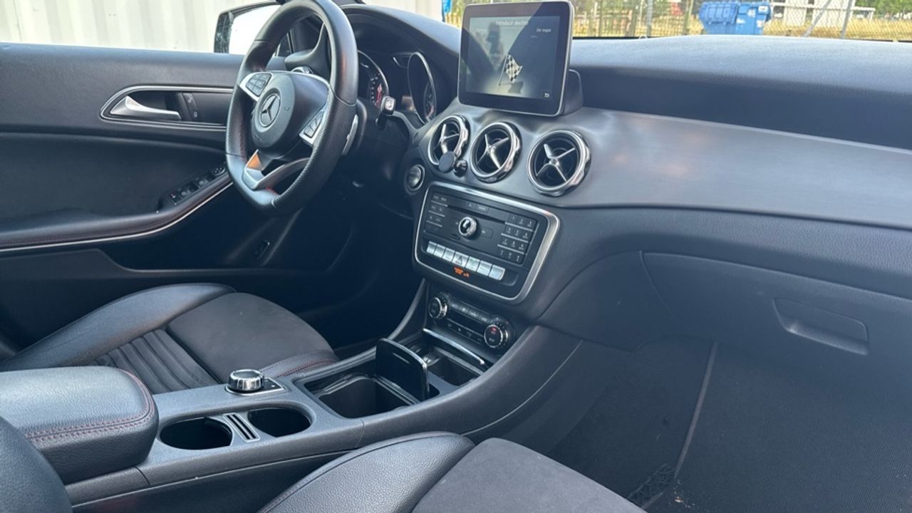 mercedes-benz-clase-gla-200-cdi-d-amg-line-imagen-9