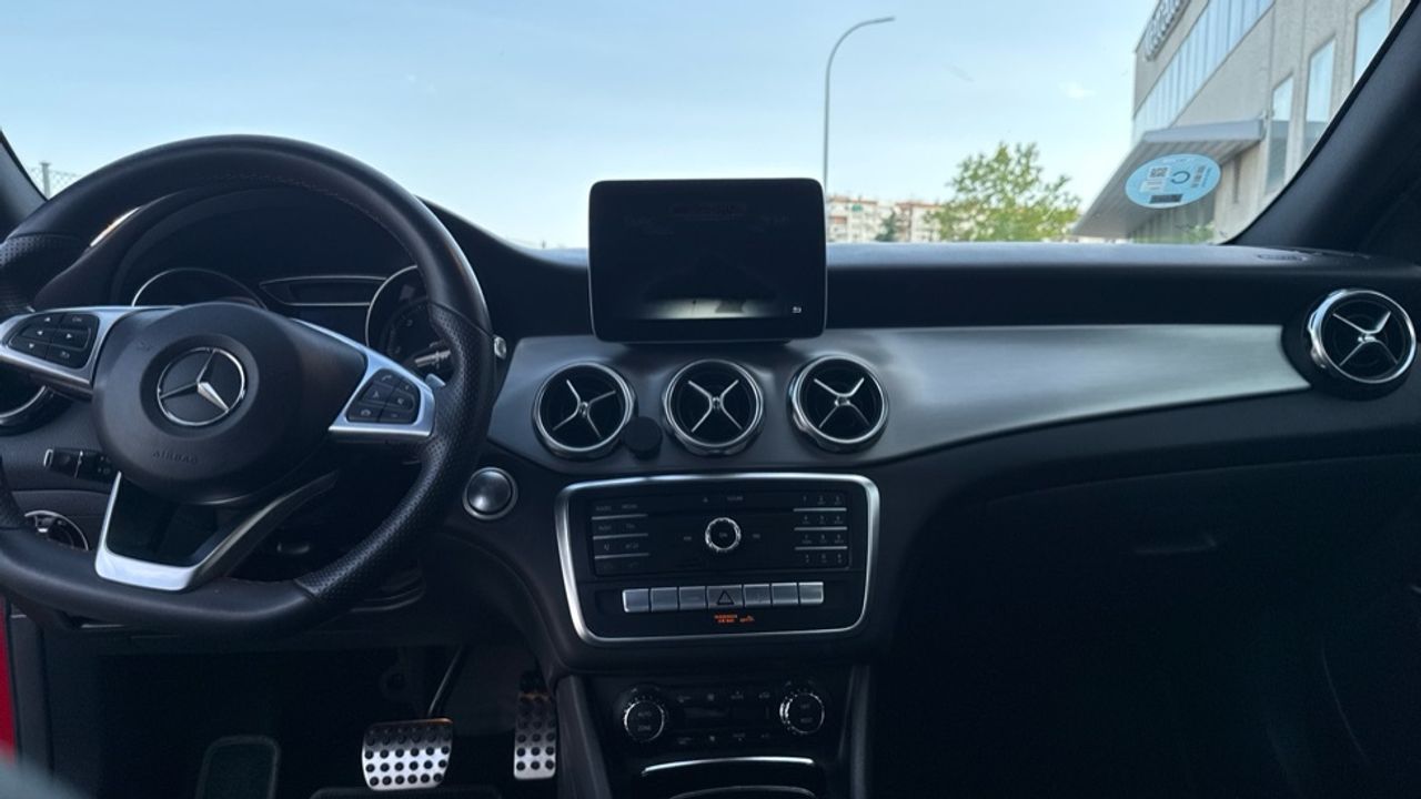 mercedes-benz-clase-gla-200-cdi-d-amg-line-imagen-7
