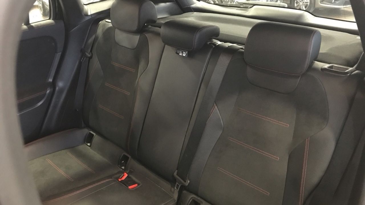 mercedes-benz-clase-gla-200-d-amg-line-euro-6d-imagen-10